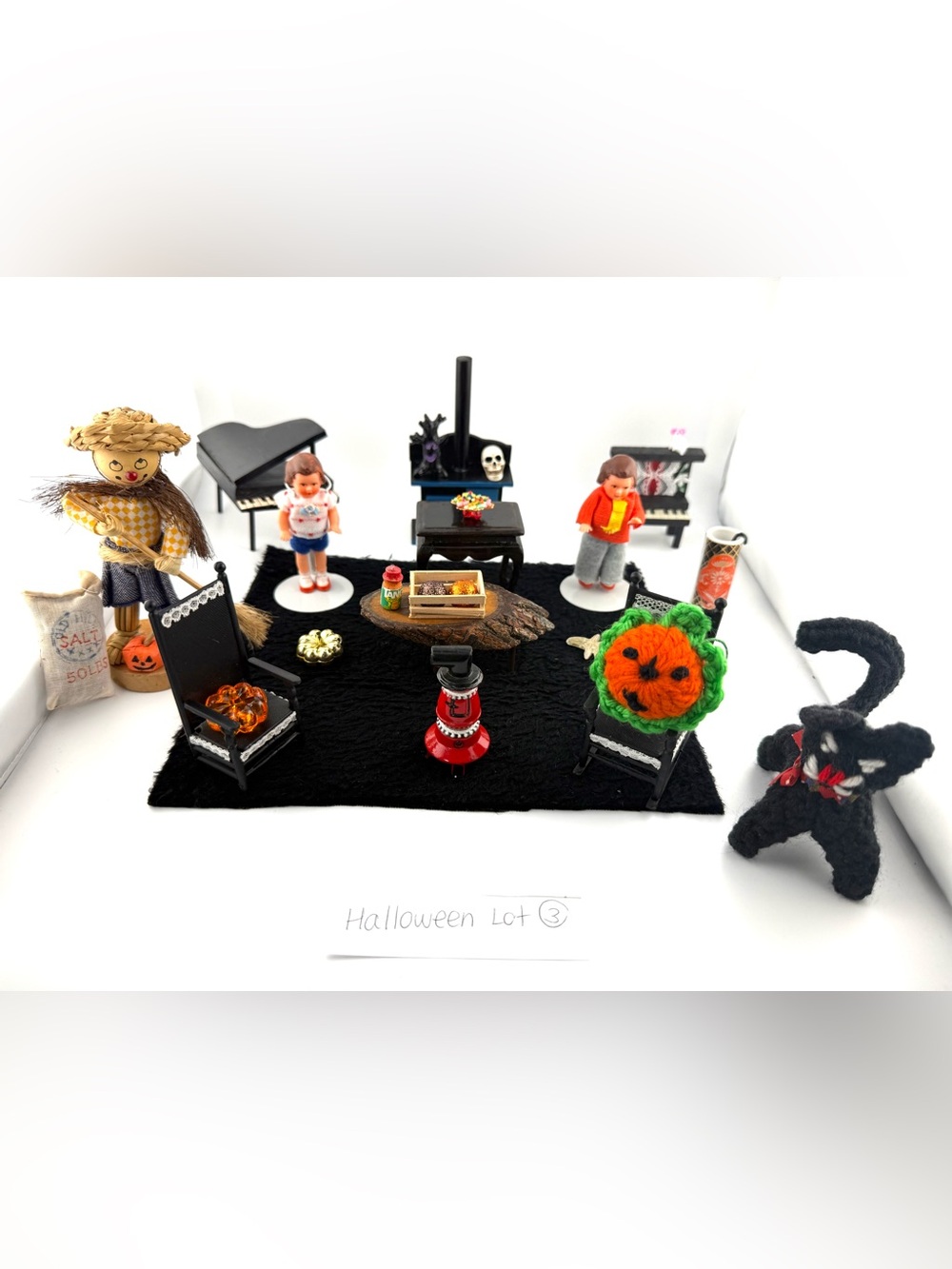 Vintage Dollhouse Halloween Lot - 1:12 Scale Miniatures & Furniture